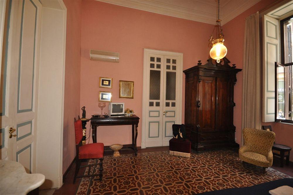 مبيت وإفطار كاتانيا A Casa Di Laura المظهر الخارجي الصورة