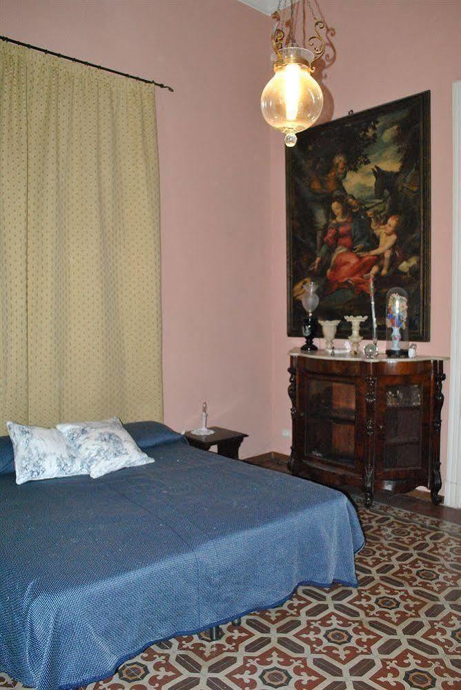 مبيت وإفطار كاتانيا A Casa Di Laura المظهر الخارجي الصورة